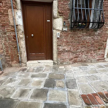 Ca Lucia Canal View Apartment Venice