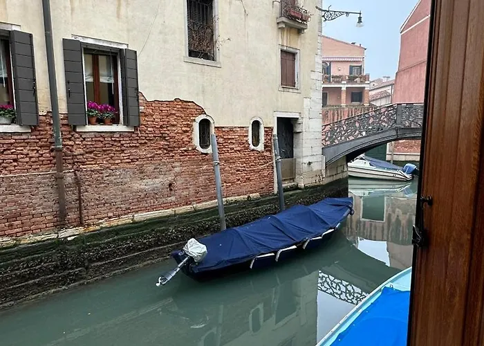 Ca Lucia Canal View Apartment